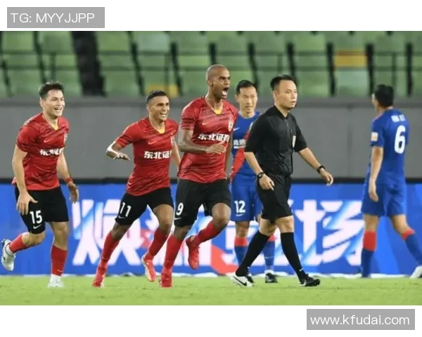 深圳排球队以82分领跑欧锦赛积分榜展现强大实力